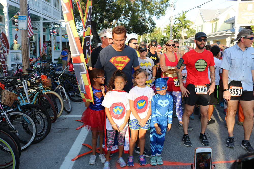Heroes and Villains 5K 2018 photo - Duval Street, Key West